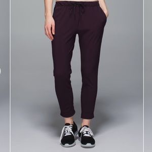 Lululemon Black Cherry Jet crop Slim Pant